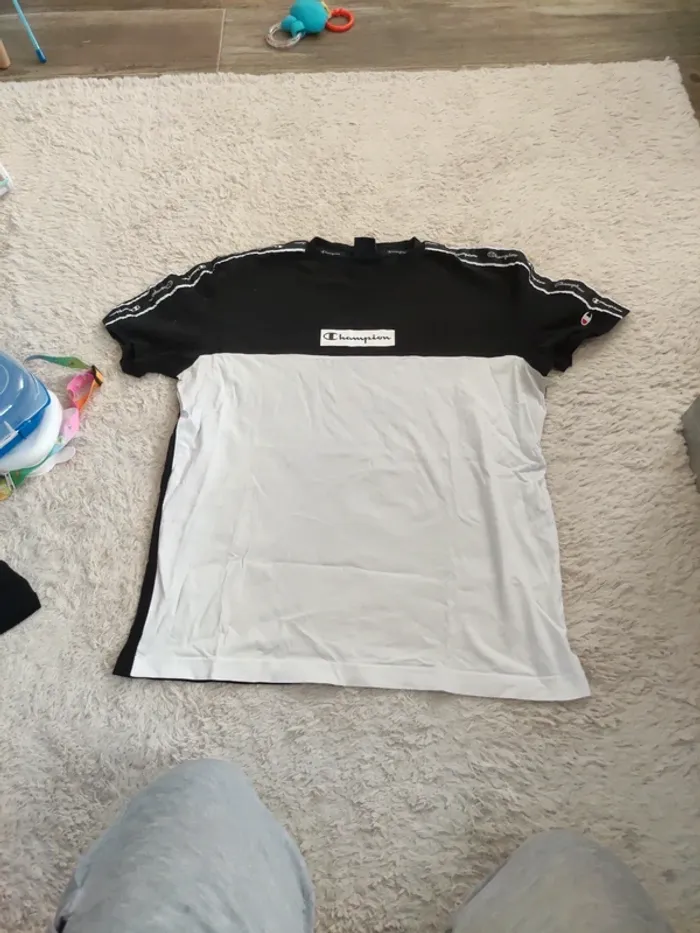 Tee shirt champion