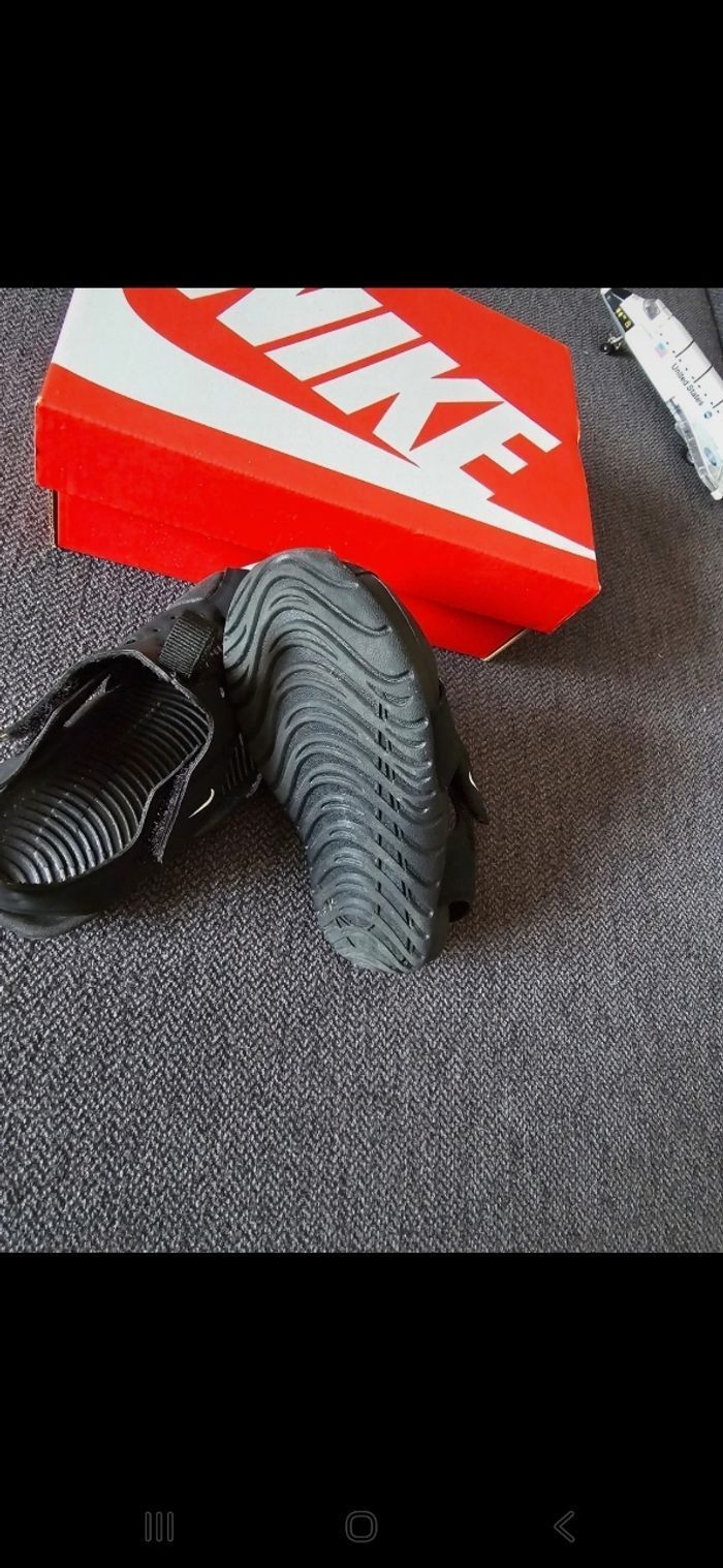 🤩💙😍 neuves , sandales de sport pointure 23.5 nike💙🤩😍 - photo numéro 4