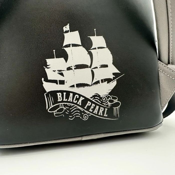The Black Pearl Pirates Of The Caribbean Disney Loungefly Mini Backpack - photo numéro 6