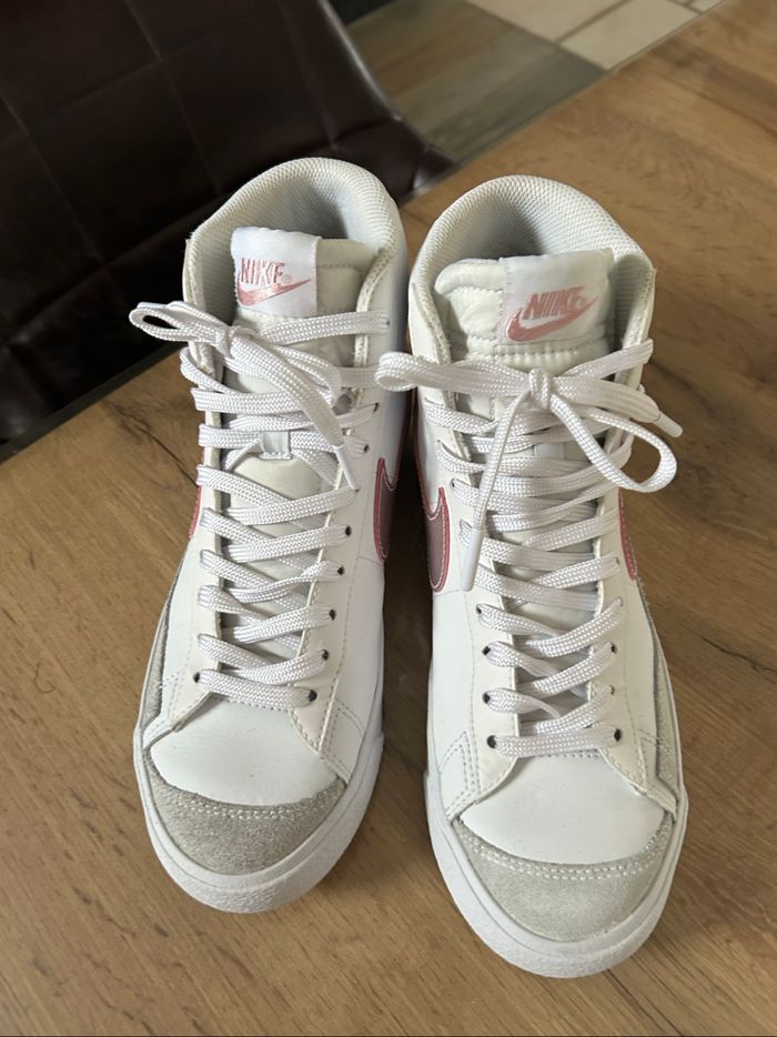 Baskets Nike Blazer Mid 77 - pointure 40 - photo numéro 3