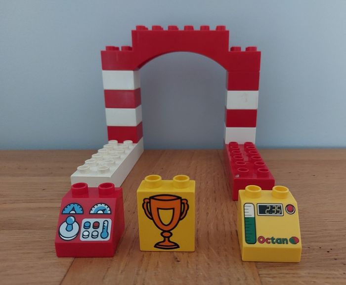 Lot Lego Duplo avec 2 voitures à friction - photo numéro 5