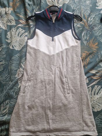 Robe tommy 8.10ans