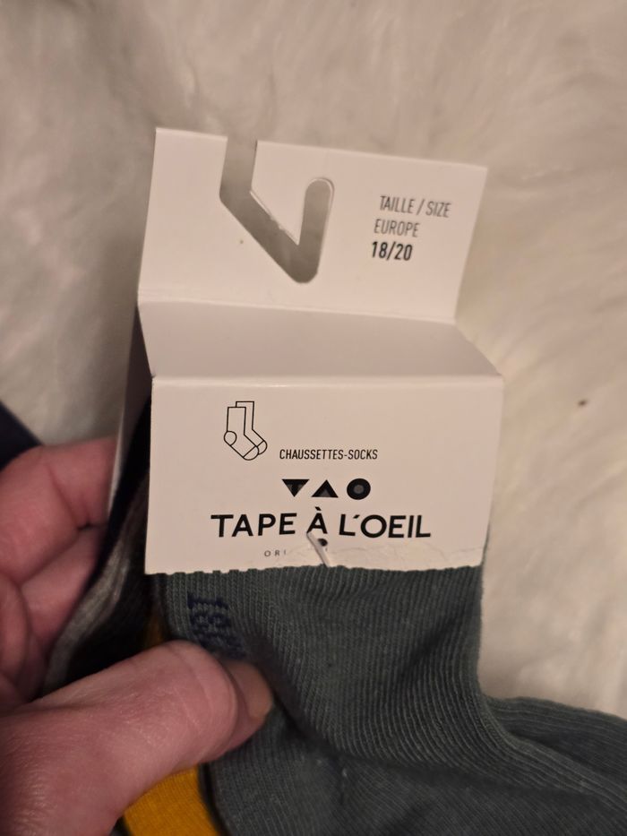 NEUFS (non portés) 🏷😍🤩💙👌superbe ensemble  teeshirt,  pantalon et chaussettes 12 mois garçon 😍🤩💙 - photo numéro 7