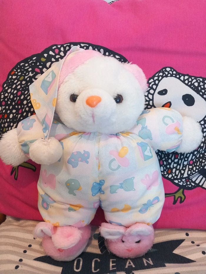 Peluche ours vintage ABC avec ses chaussures lapins 33cm - photo numéro 3