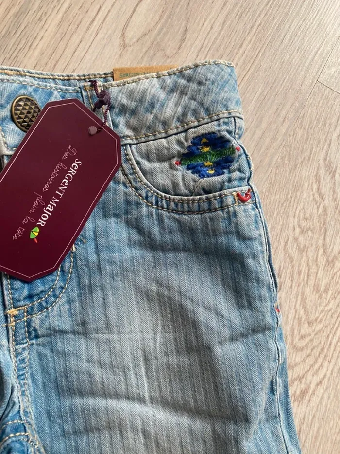 Short bermuda jean délavé et broderies Sergent Major taille 3 ans neuf - photo numéro 2