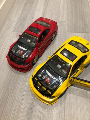 Lot de deux voitures nismo