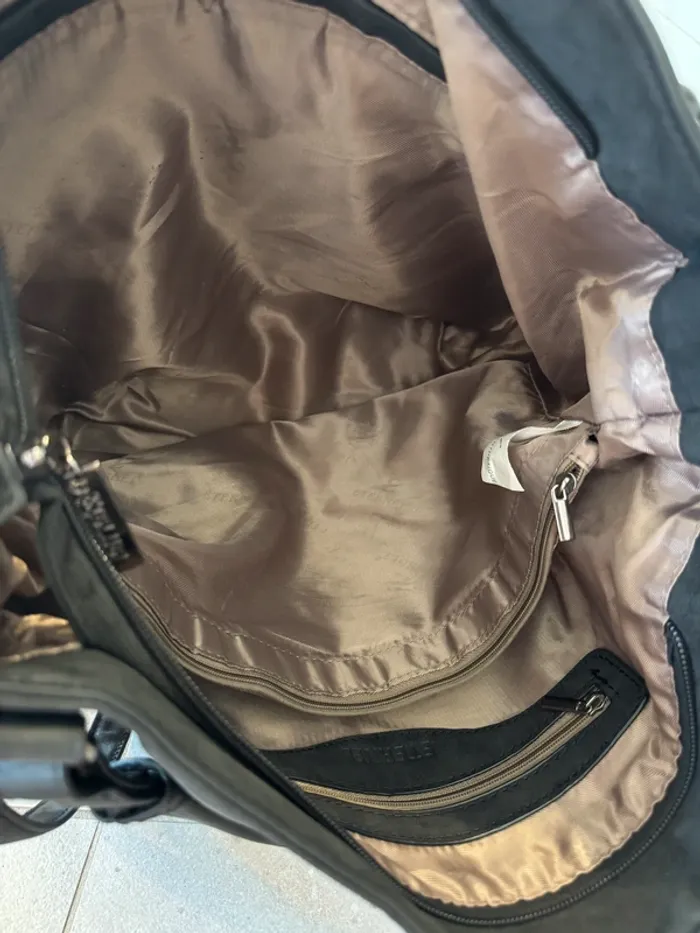 Sac à main noir Eternel bon état mais il ya des petits défauts, 30*35cm - photo numéro 4