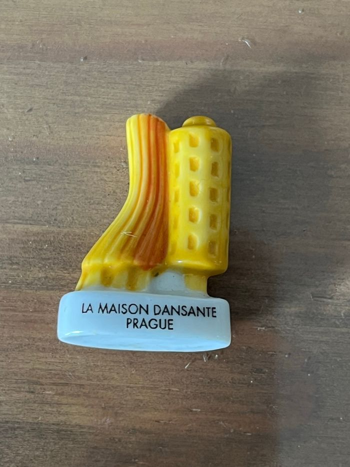 3 fèves de la série Monuments - photo numéro 3