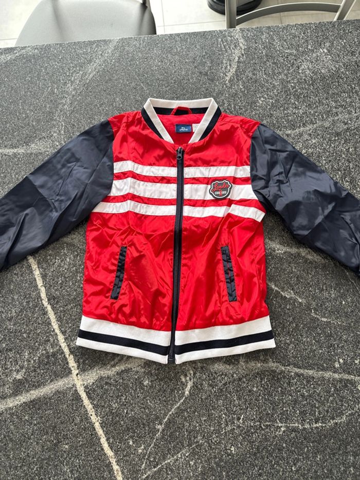 Veste Chicco taille 5 ans garçon neuve sans étiquette