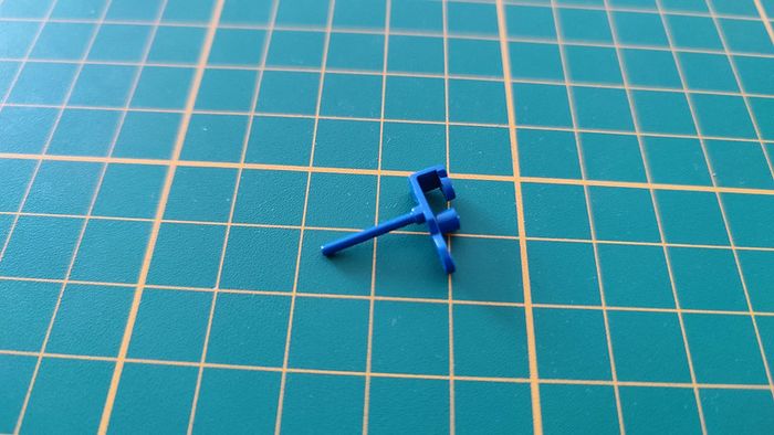 Verrou du capot 61G n°61 pièce détachée Renault R8 Gordini 1/8 1/8ème Eaglemoss collections #A67