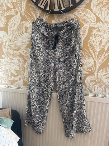 Pantalon été neuf Taille unique Naumy