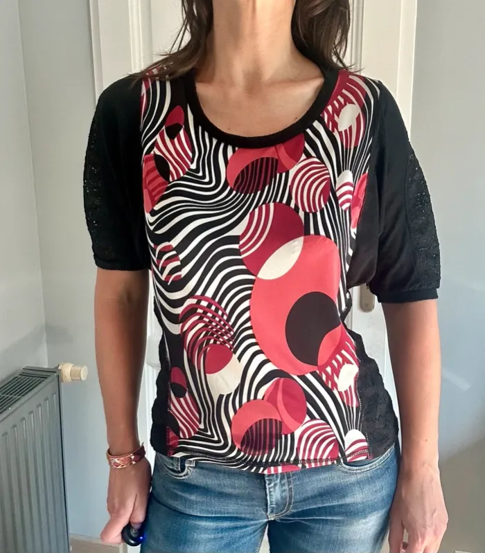 Blouse graphique & dentelle Armand Thiery – T38/M - photo numéro 4
