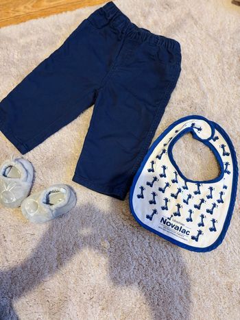 Ensemble pantalon + bavoir et pantoufles