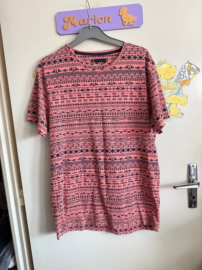 Tee shirt à manches courtes rose corail à motifs, taille M, marque Edji - photo numéro 1