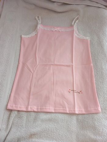 🚼Tee-shirt débardeur Neuf coton elasthan 8ans