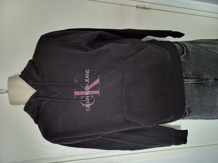 Sweat Calvin Klein noir - Taille M - Très bon état - photo numéro 2