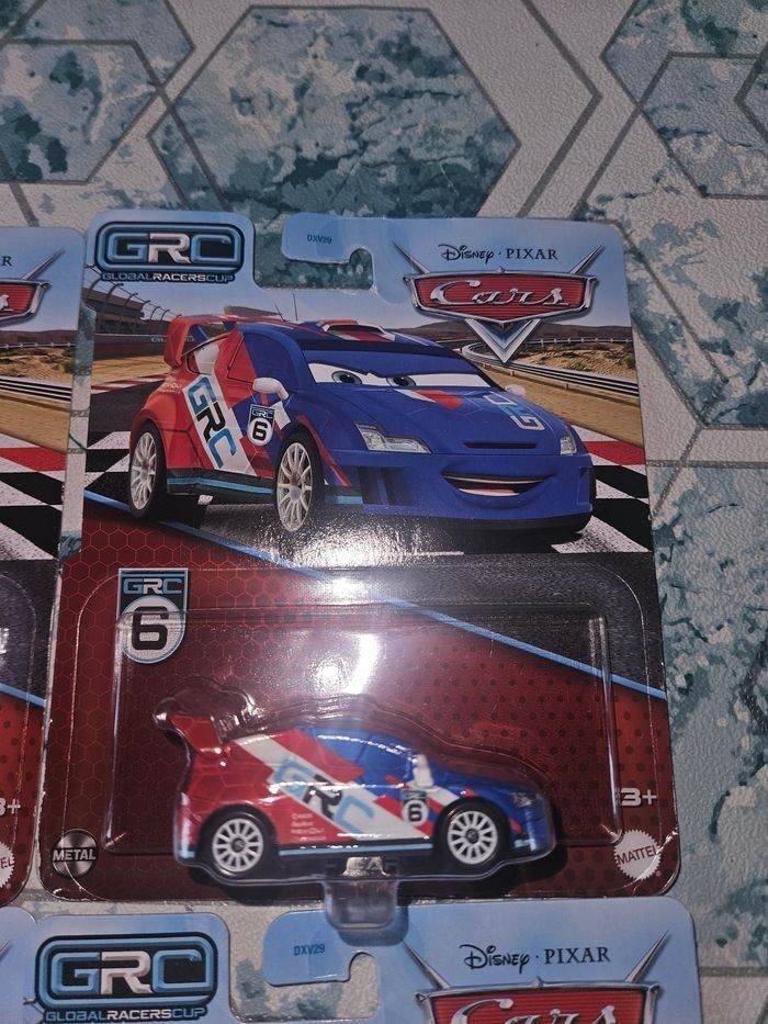 4 voitures cars Mattel neuves Disney Pixars série spéciale GRC - photo numéro 3