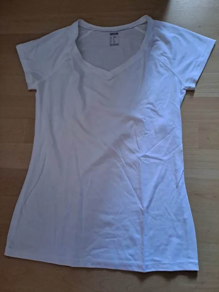 Tee-shirt blanc manche court col V