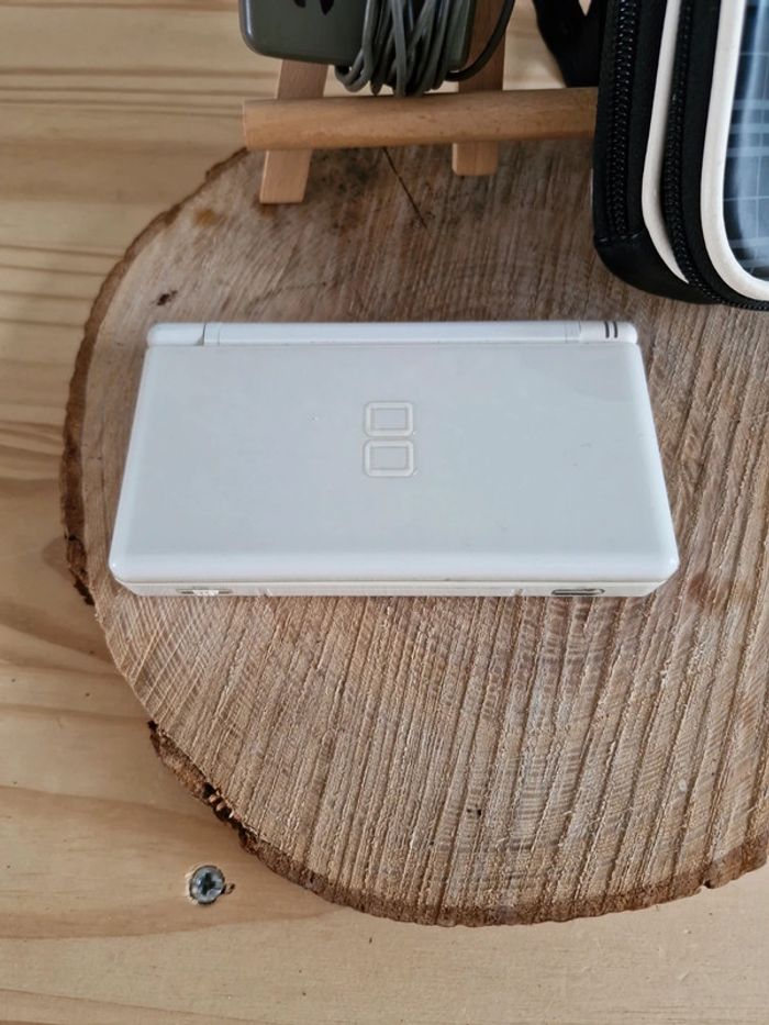 Nintendo  ds lite blanche - photo numéro 5