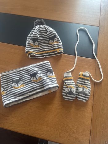 Ensemble bonnet, snood, moufles 