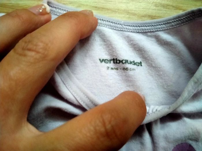 T-shirt violet cœur. Vertbaudet .
taille 18 mois - photo numéro 4