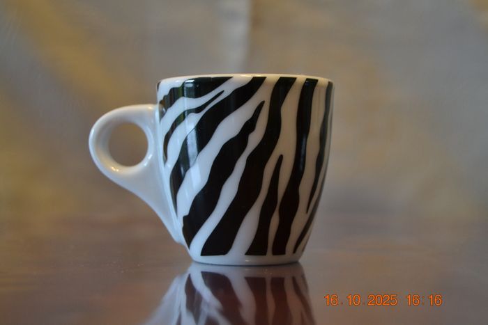 Ensemble de 4 mini tasses - photo numéro 4