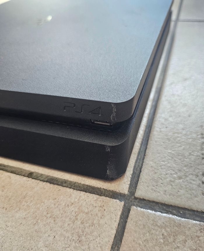 Ps4 slim - photo numéro 3