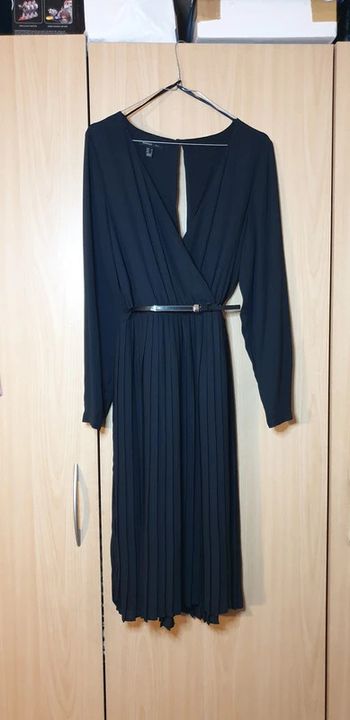 Neuve: Magnifique robe noir taille M Mango