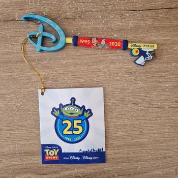 Clé Disney Store