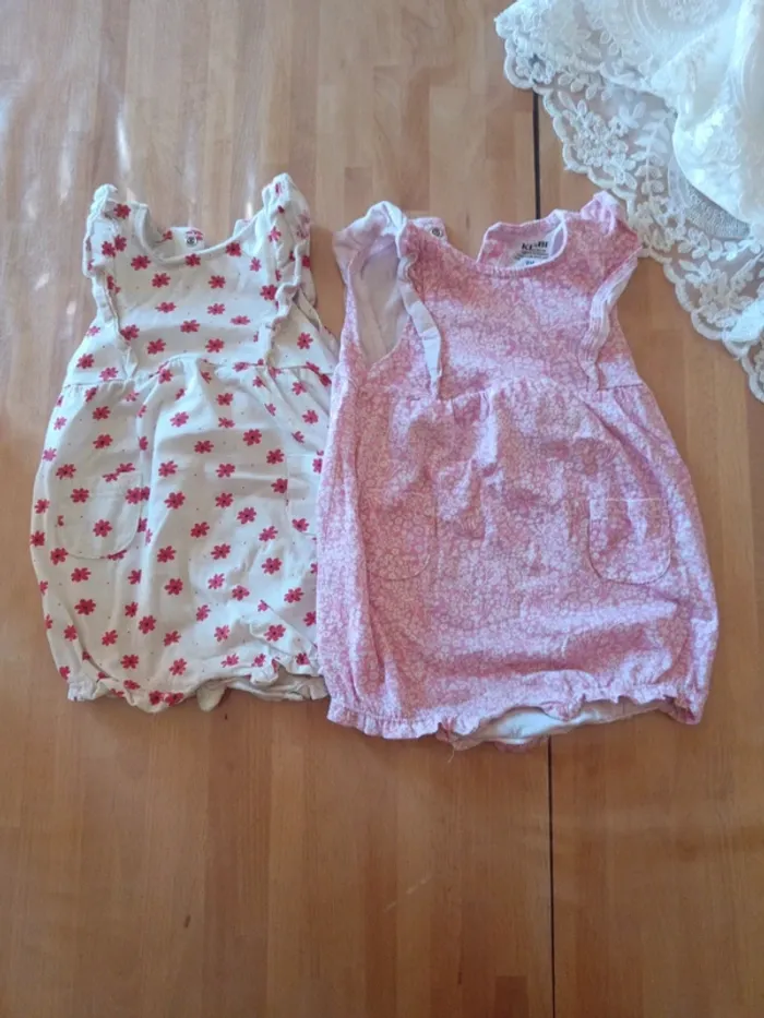 Lot barboteuse et t-shirt - photo numéro 2