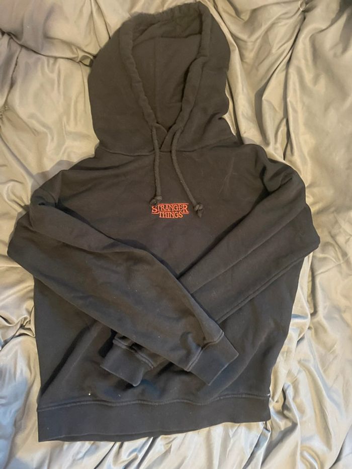 Pull à capuche Stranger Things – Hoodie confortable, parfait état
