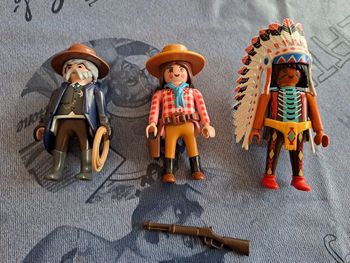 3 personnages playmobil western