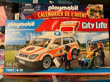 Ambulancie playmobil neuf