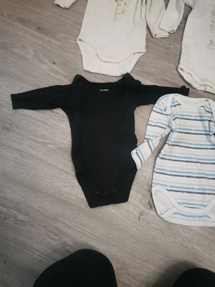 Lot de 6 bodys 3 mois - photo numéro 2