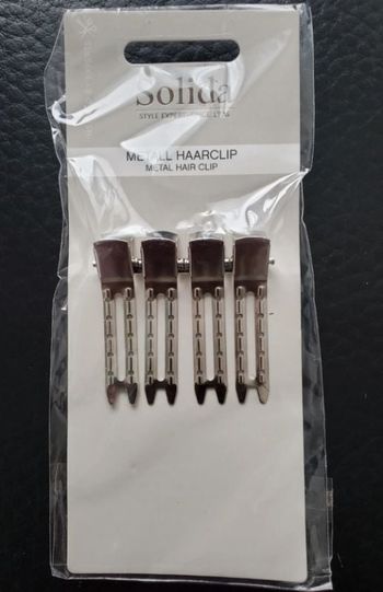 4 petites pinces neuves