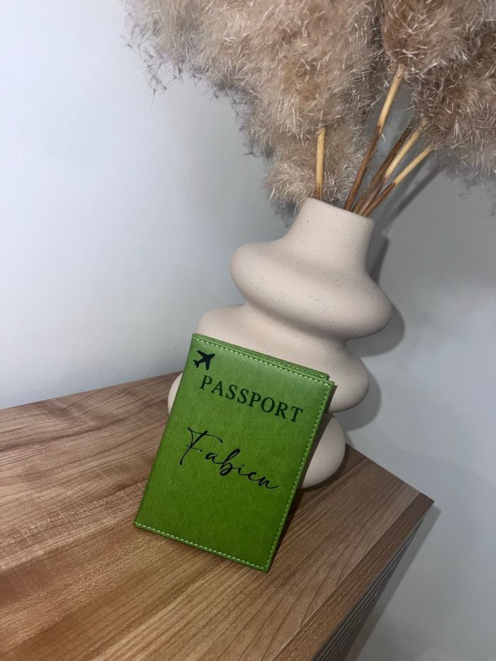 Étui passeport personnalisé - photo numéro 4