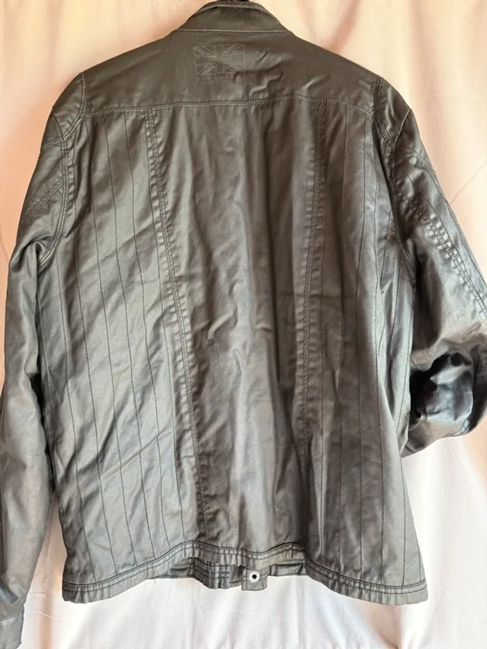 Veste noire - photo numéro 4