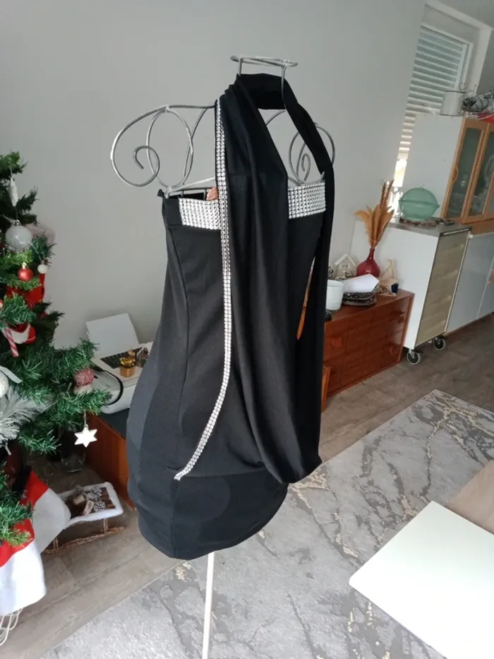 Robe noir de soirée avec Strass - photo numéro 2