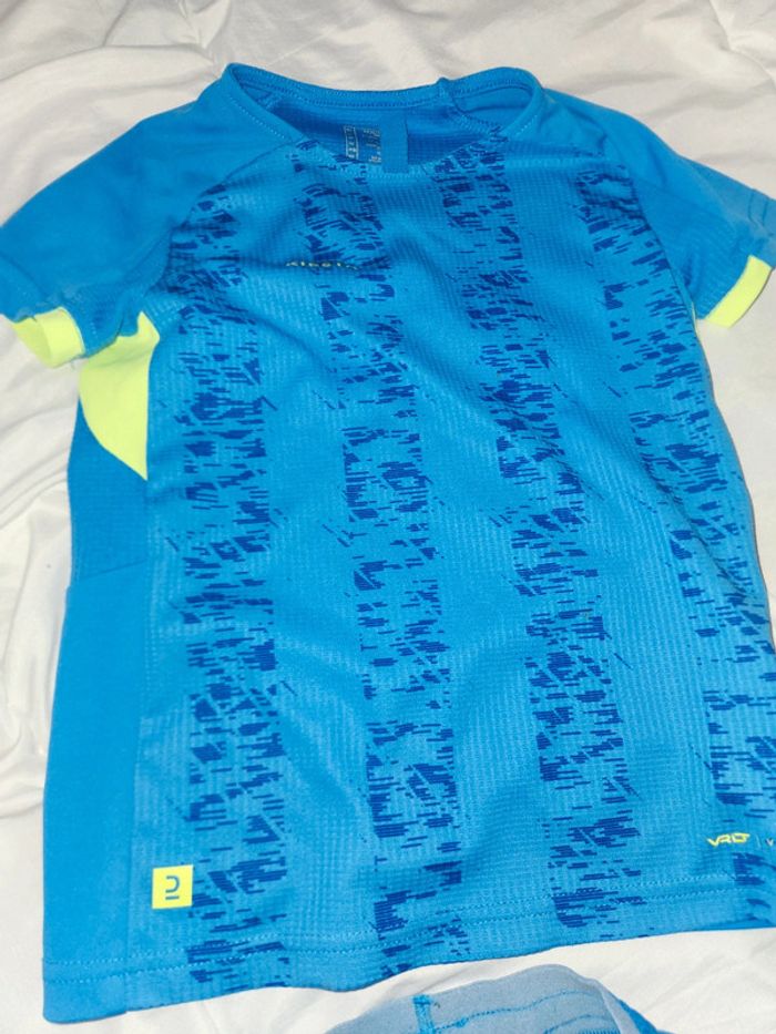 Ensemble de sport short et maillot - photo numéro 3