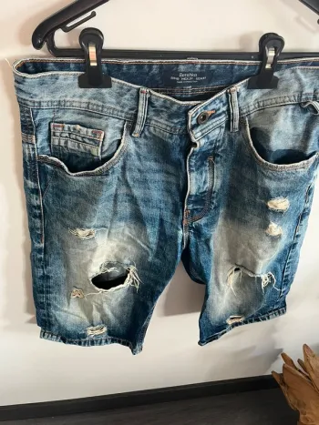 Short jean homme bershka déchiré taille 40