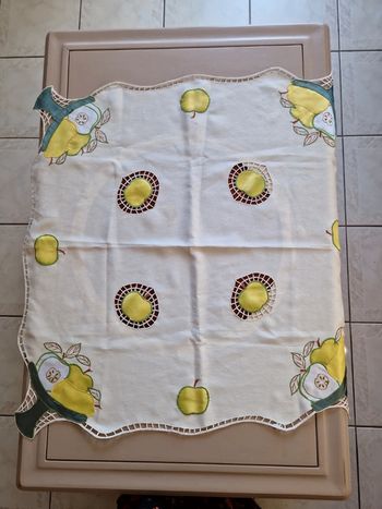 Nappe brodée