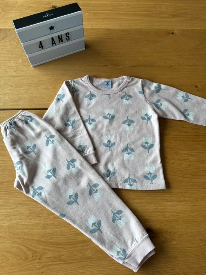 Pyjama 2 pièces ML en molleton rose pâle et fleurs grises/blanches - Taille 4 Ans