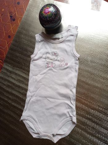 Body hello kitty 6 mois