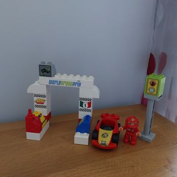 Lego Duplo - Thème : course automobile