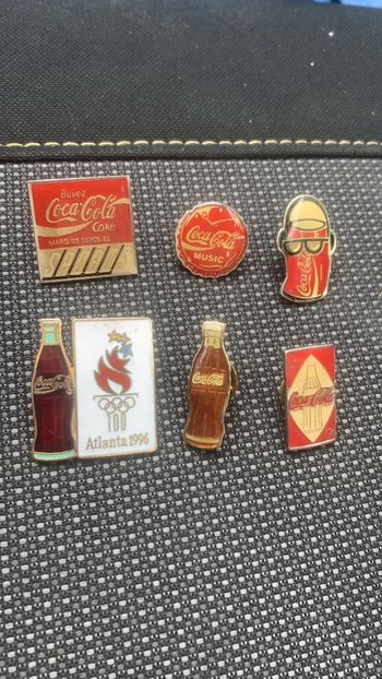 Lot 6 pin’s vintage coca cola