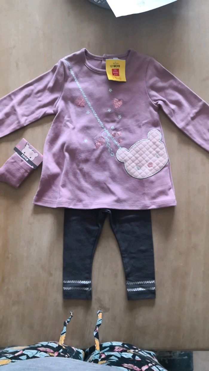 Ensemble pull tunique chaussettes 12 mois