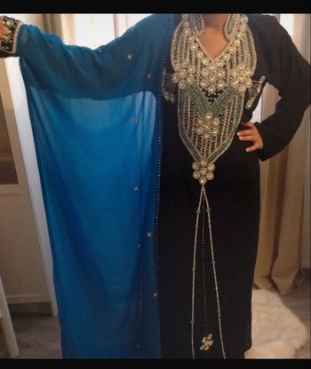 Ensemble de Dubaï pour soirée où événement neuf