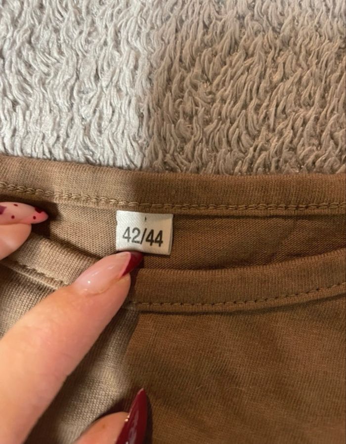 t-shirt marron, femme - motif chien & chats - 42/44 (taille petit) - photo numéro 3