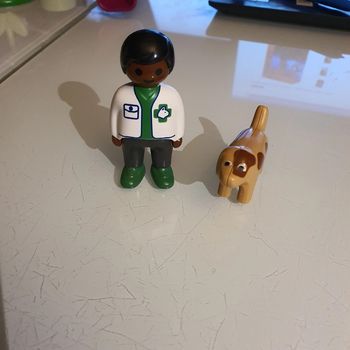 Vétérinaire avec chien Playmobil 1.2.3 - 70407