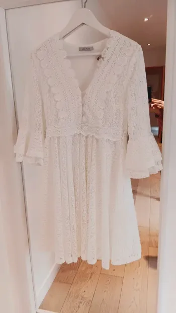 Robe blanche dentelle